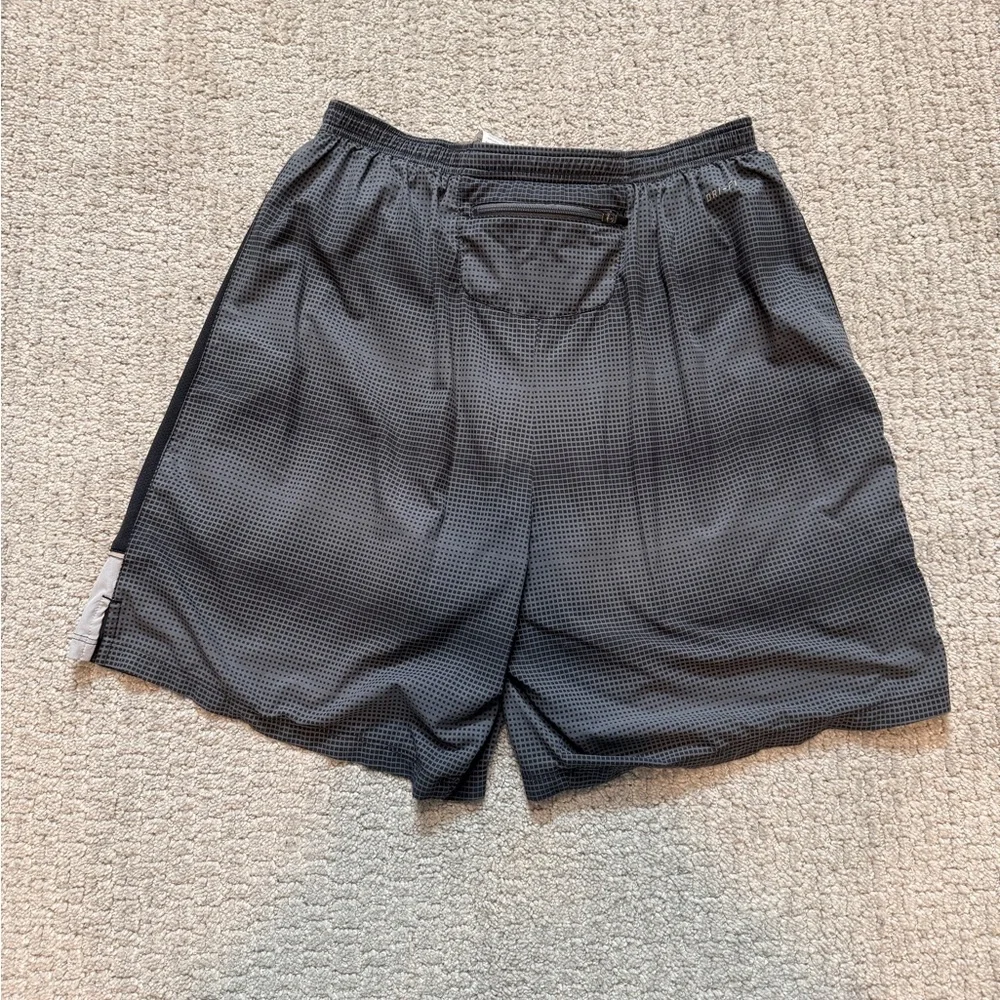 Nike Running Men's Gray and Black Running Shorts with Built in Liner size Large - Picture 2 of 9